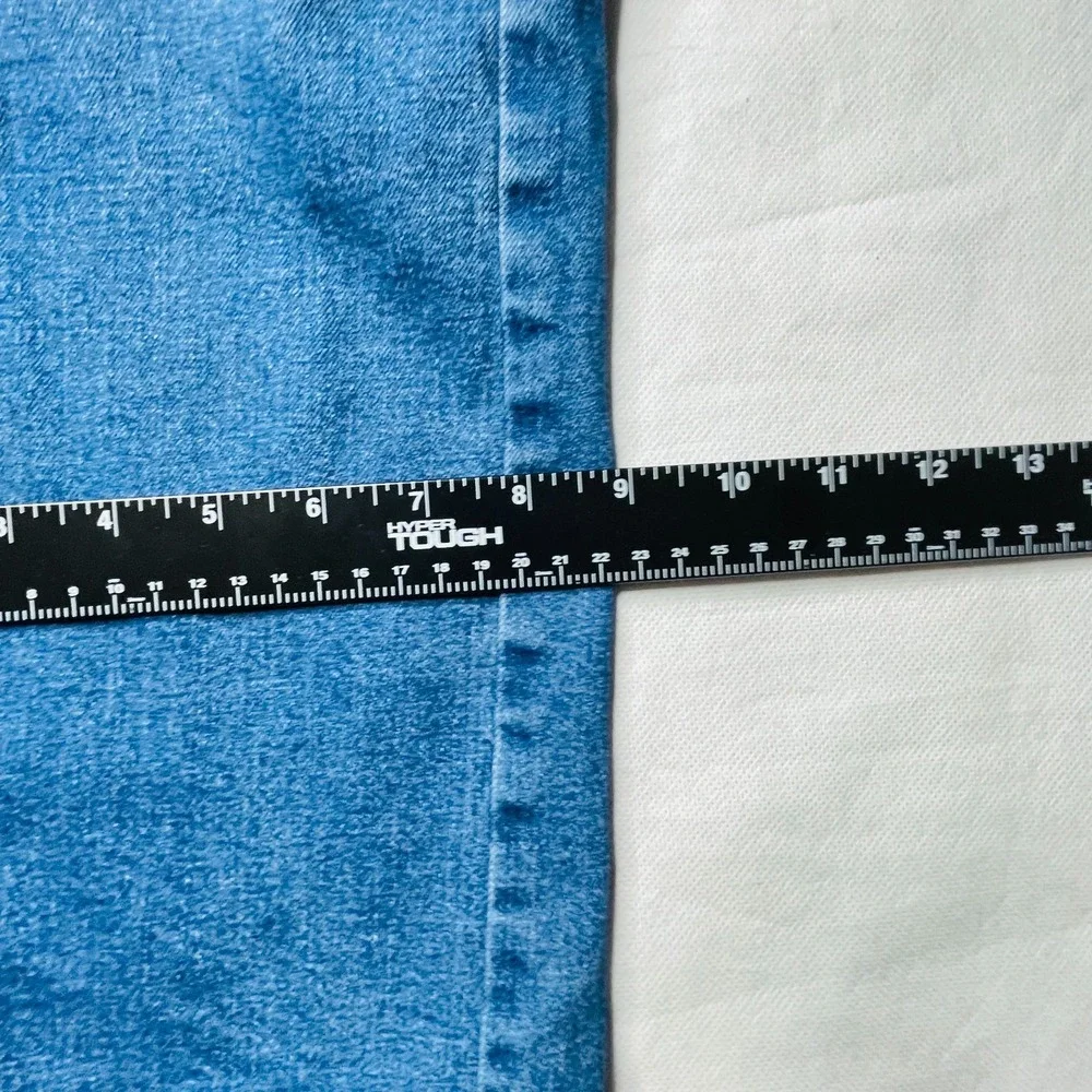 Wrangler Men's Approx 36x29 Light Wash Athletic Fit Stretch Jeans Casual